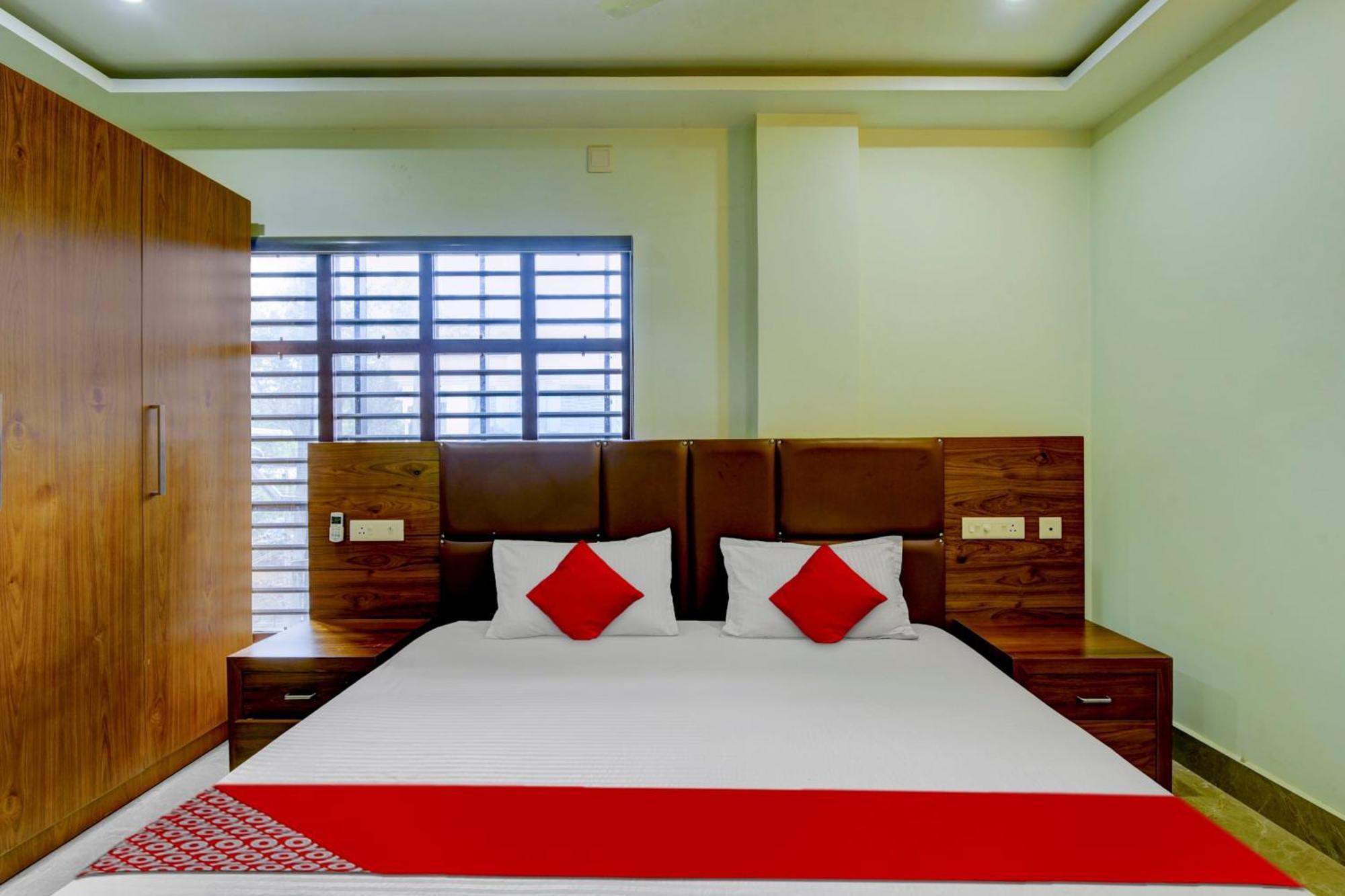 Hotel O Royal Tower Lodge Etakkare エクステリア 写真